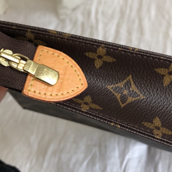 Louis Vuitton Clutch - Picture 6 of 8